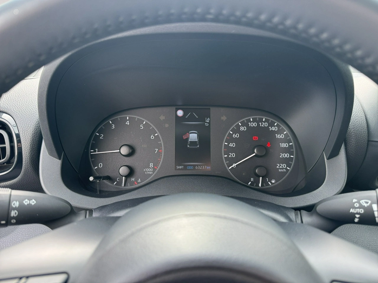 Toyota Yaris - Zdjęcie 14