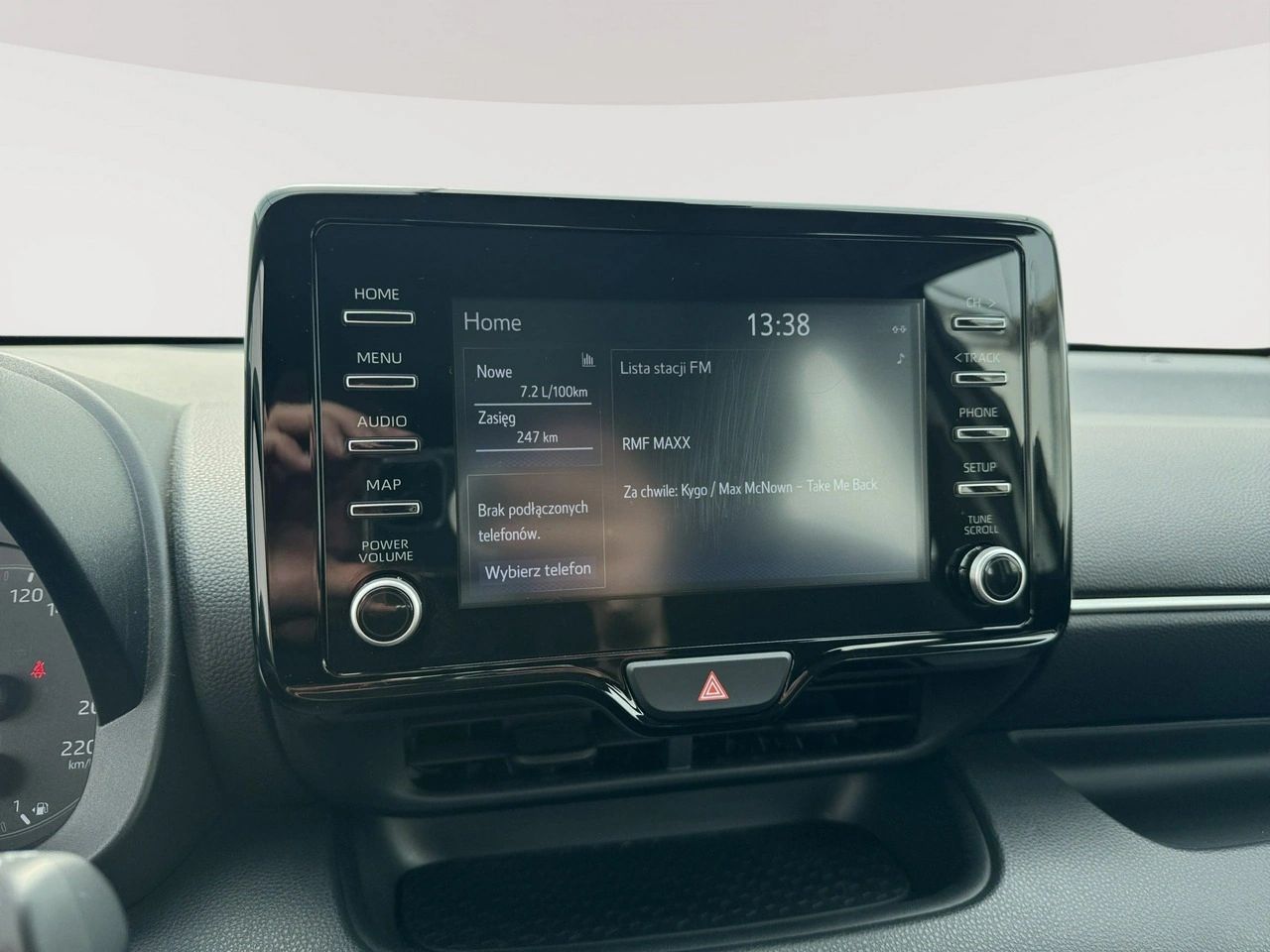 Toyota Yaris - Zdjęcie 17