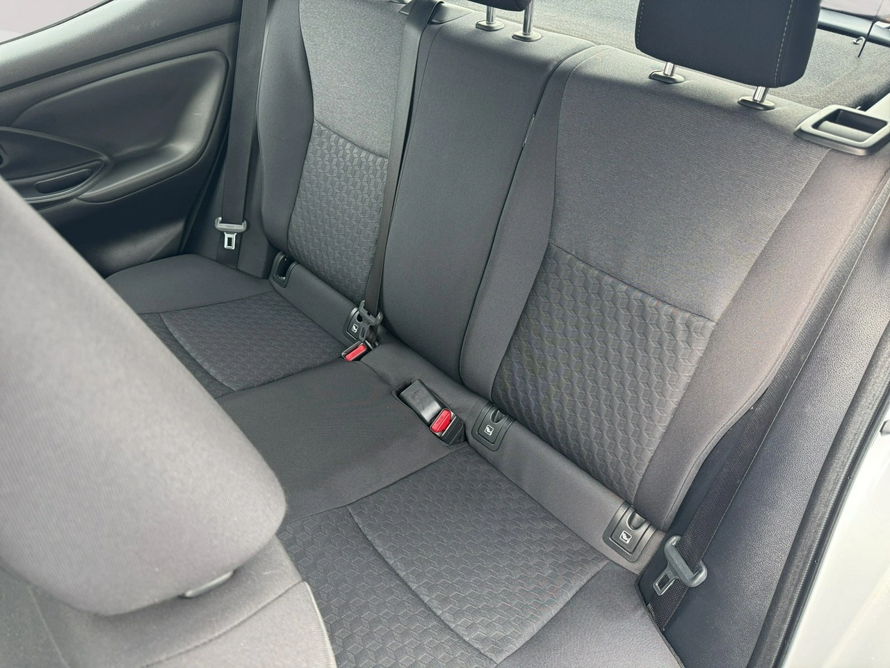 Toyota Yaris - Zdjęcie 20