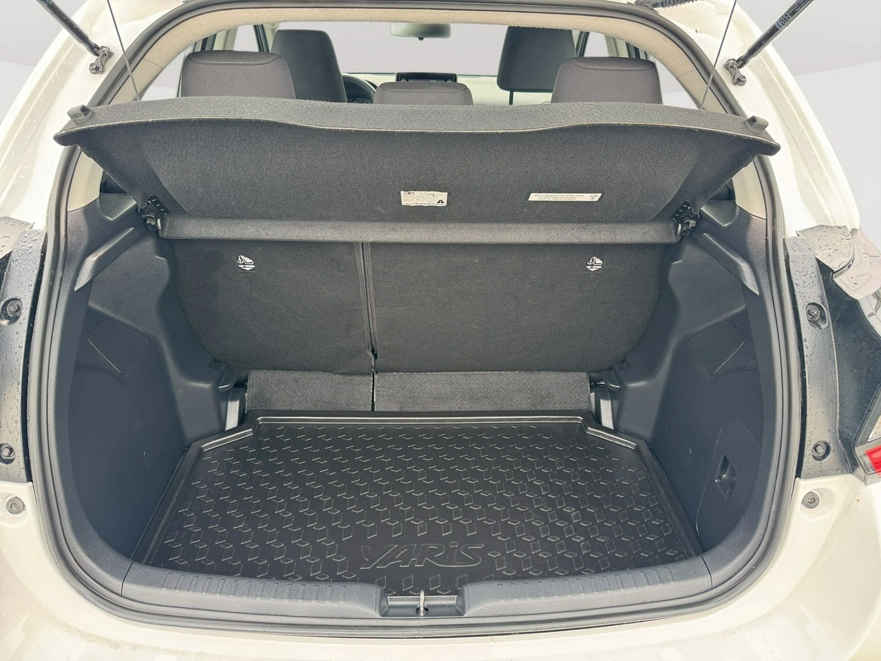 Toyota Yaris - Zdjęcie 21