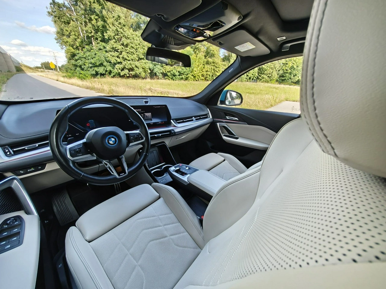 BMW iX1 - Zdjęcie 11