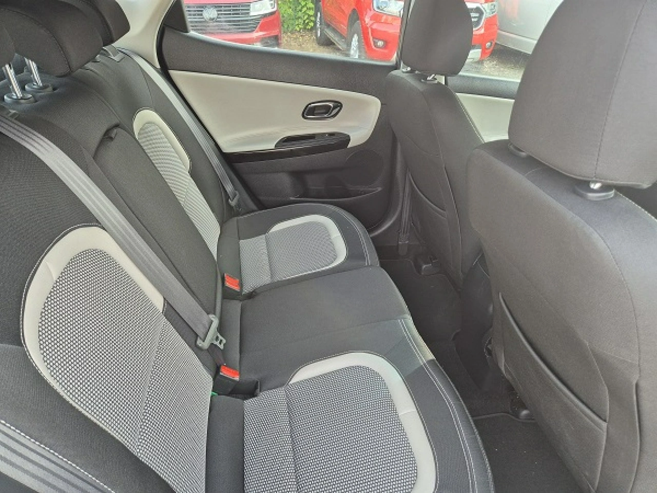 Kia Ceed - Zdjęcie 18