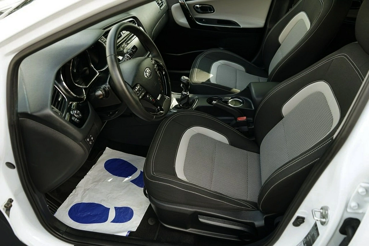 Kia Ceed - Zdjęcie 16