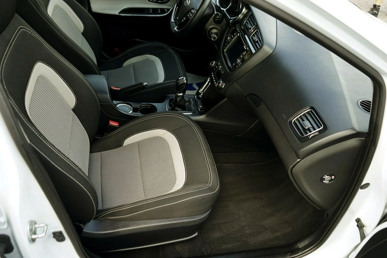 Kia Ceed - Zdjęcie 17