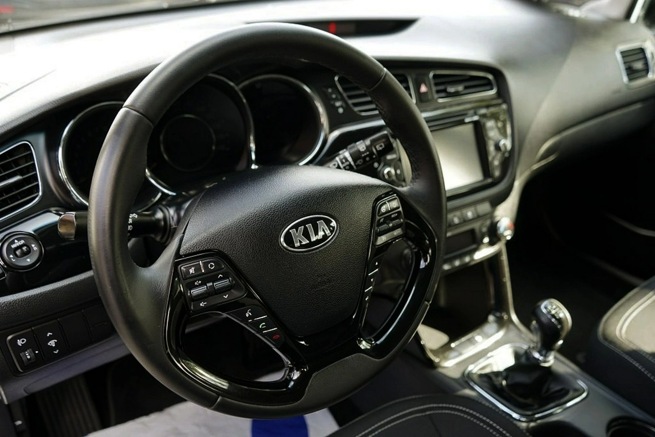 Kia Ceed - Zdjęcie 23