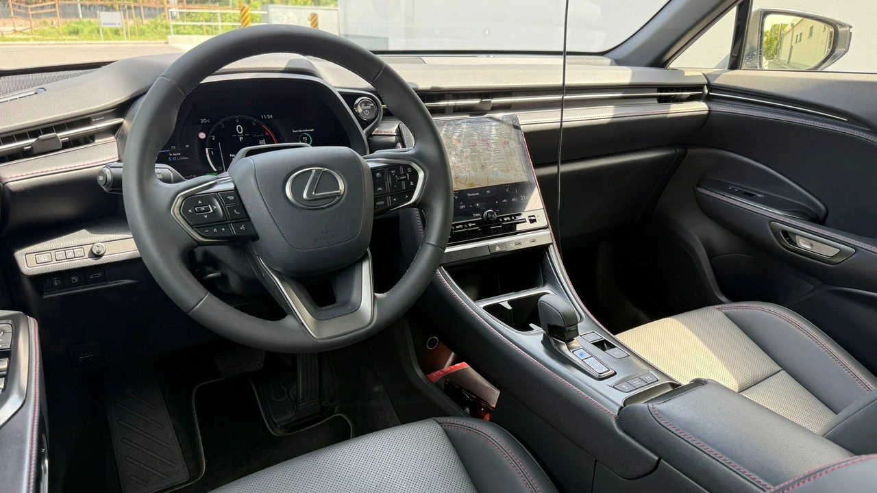 Lexus LBX - Zdjęcie 13