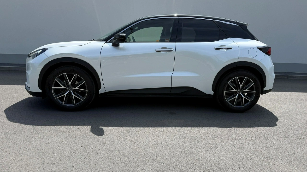 Lexus LBX - Zdjęcie 1