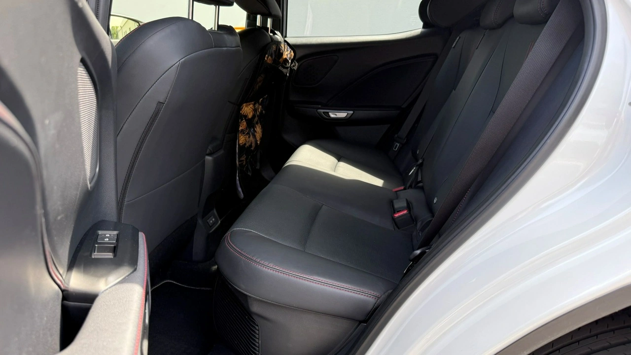 Lexus LBX - Zdjęcie 18
