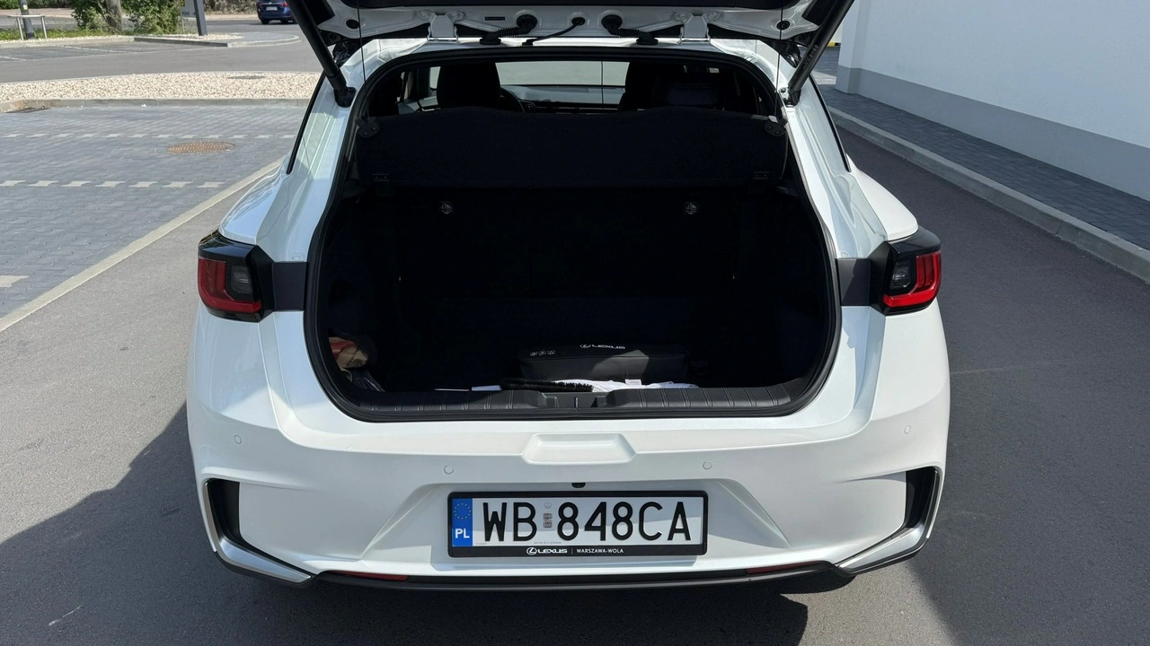 Lexus LBX - Zdjęcie 19