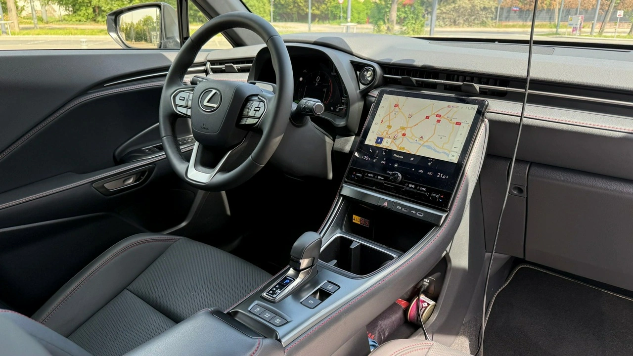 Lexus LBX - Zdjęcie 21