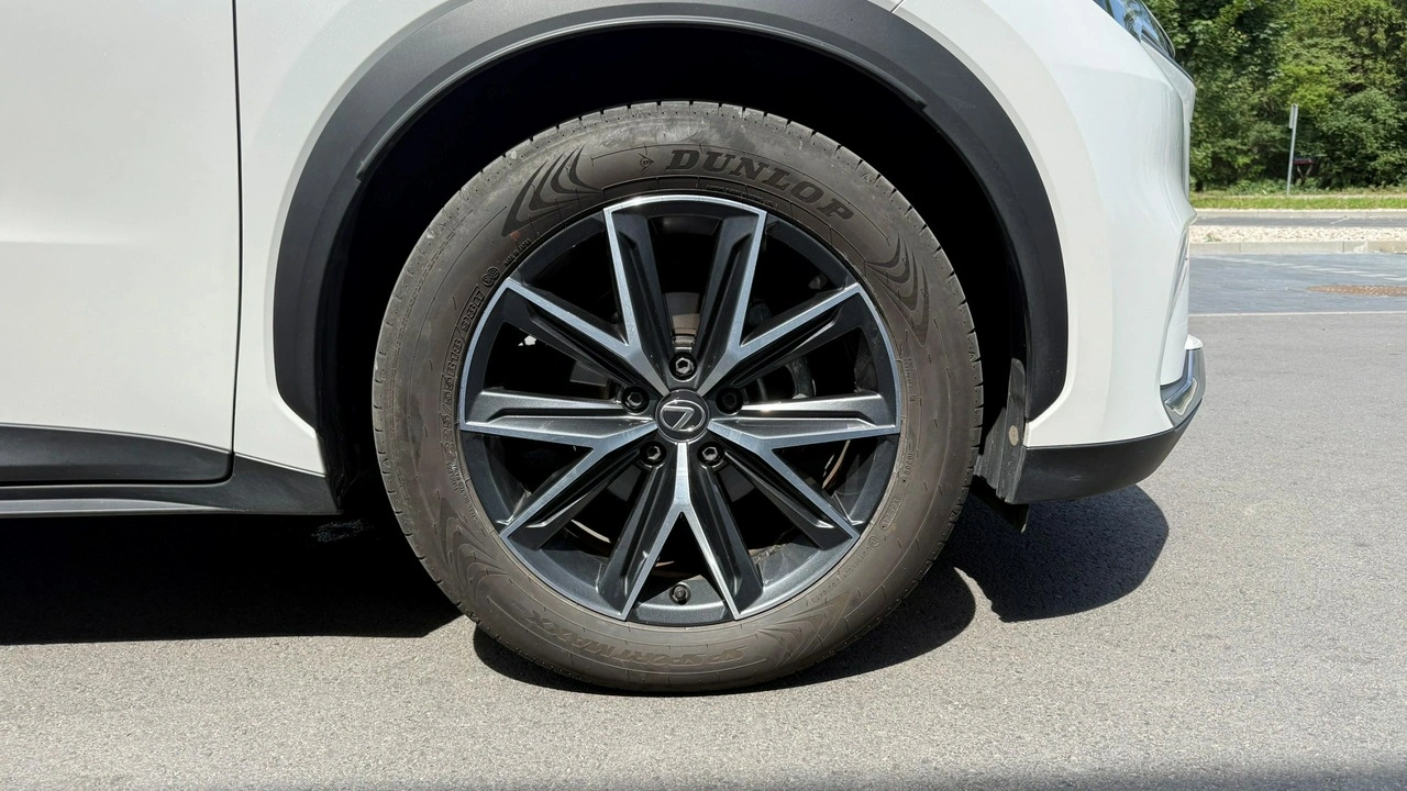Lexus LBX - Zdjęcie 23