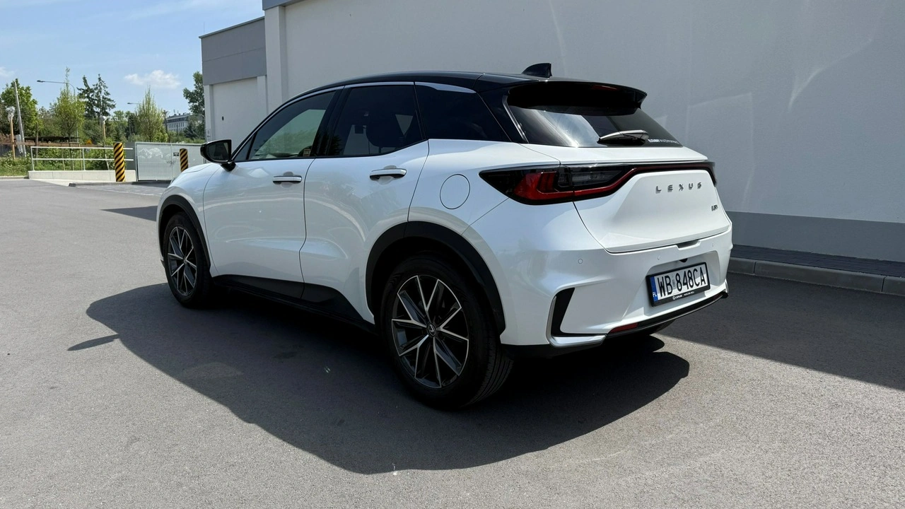 Lexus LBX - Zdjęcie 2
