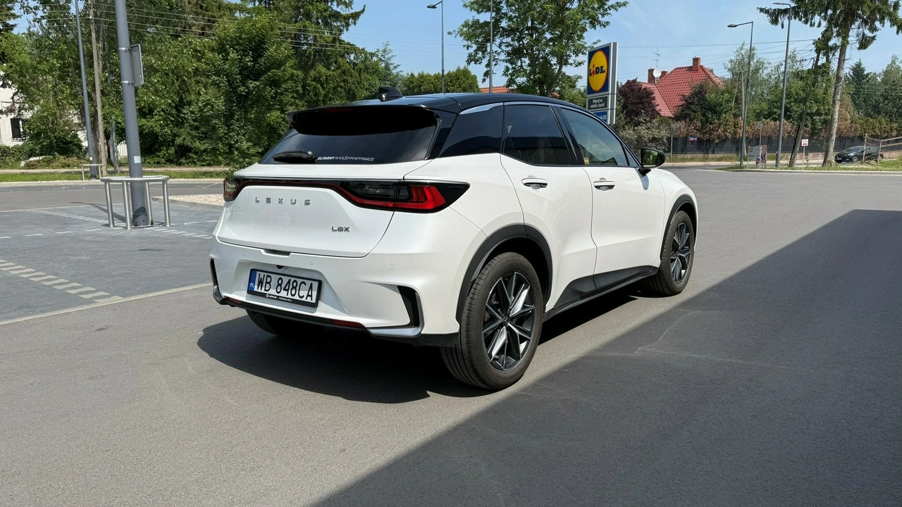 Lexus LBX - Zdjęcie 4
