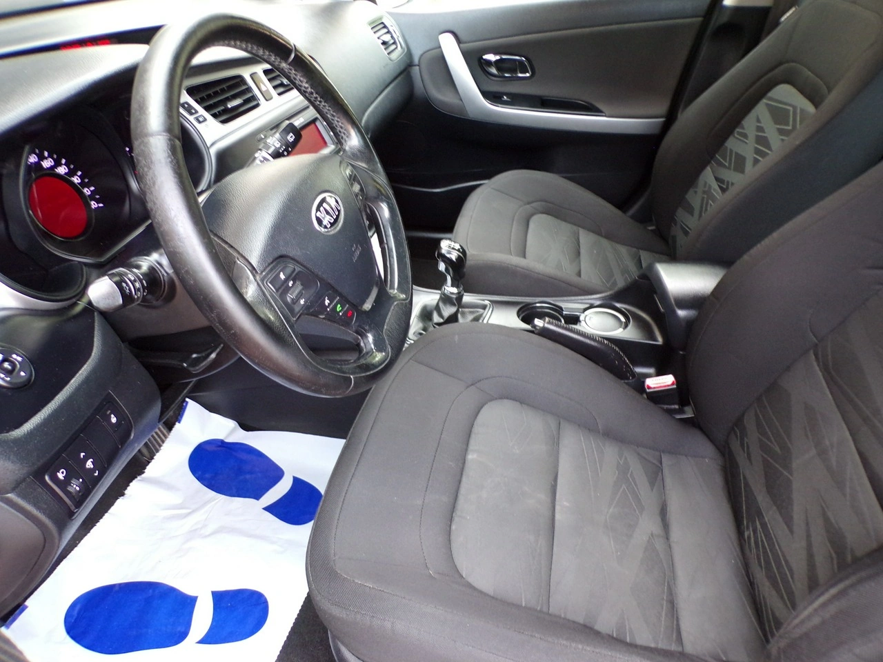 Kia Ceed - Zdjęcie 18