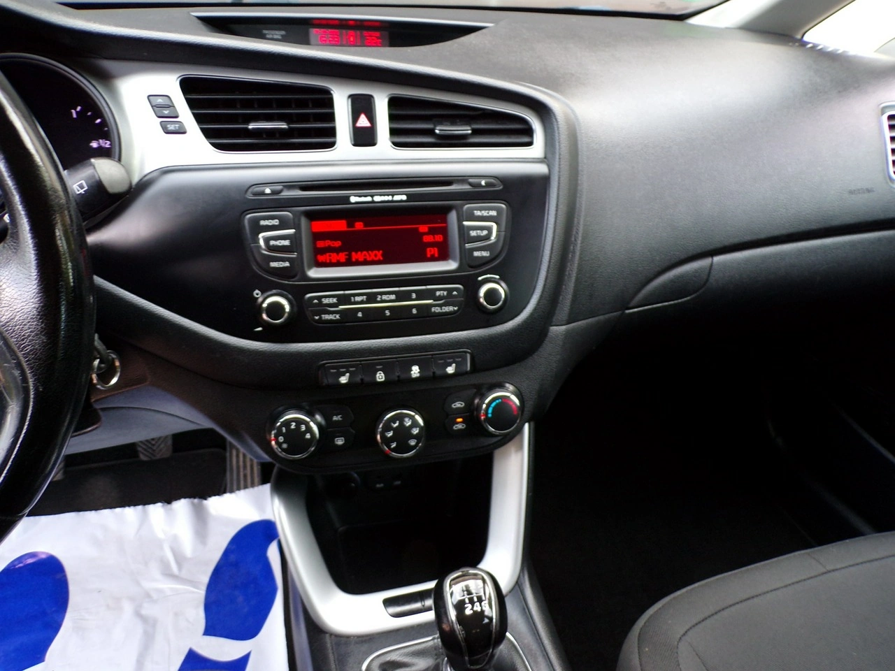 Kia Ceed - Zdjęcie 22