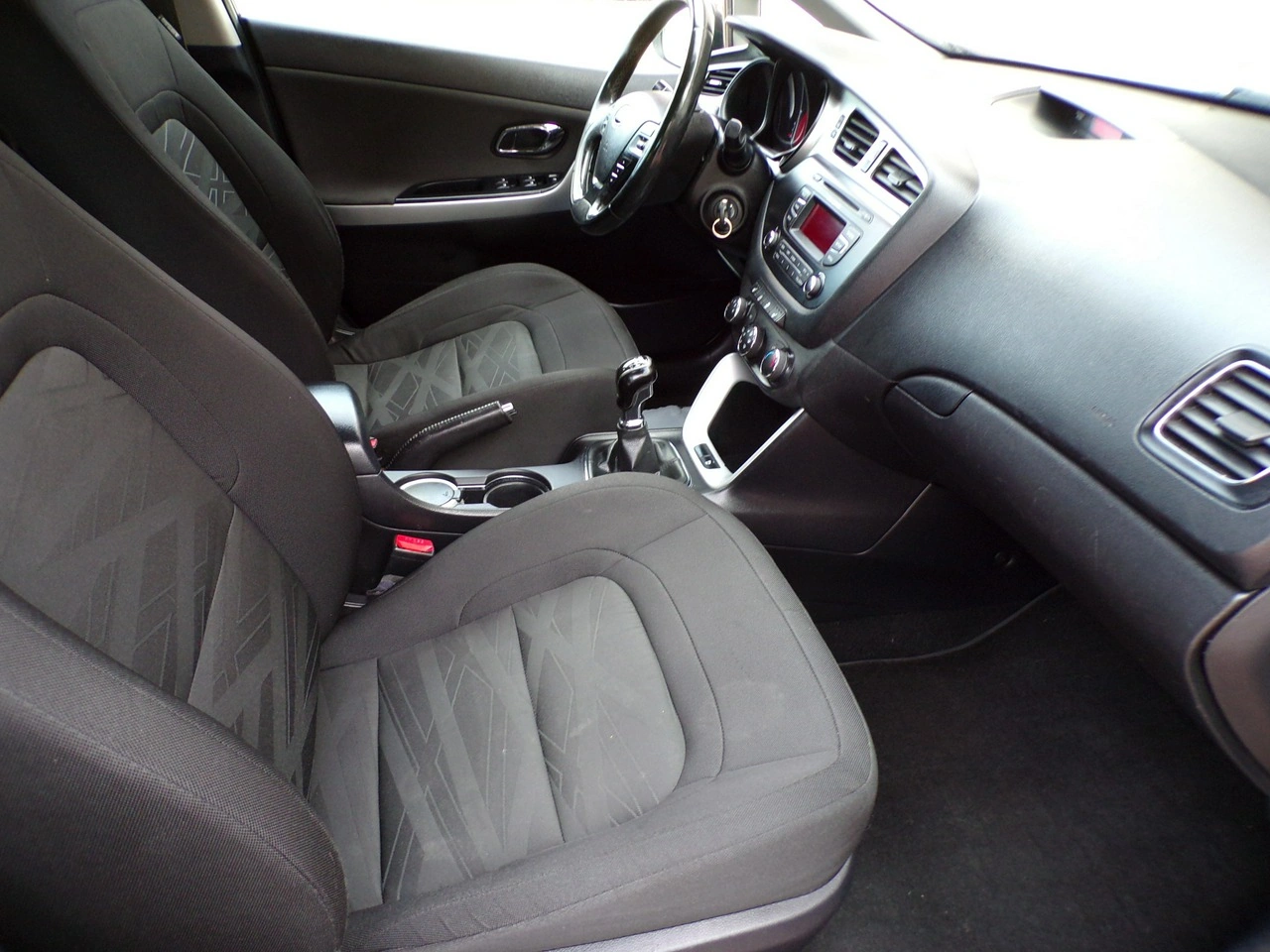 Kia Ceed - Zdjęcie 24