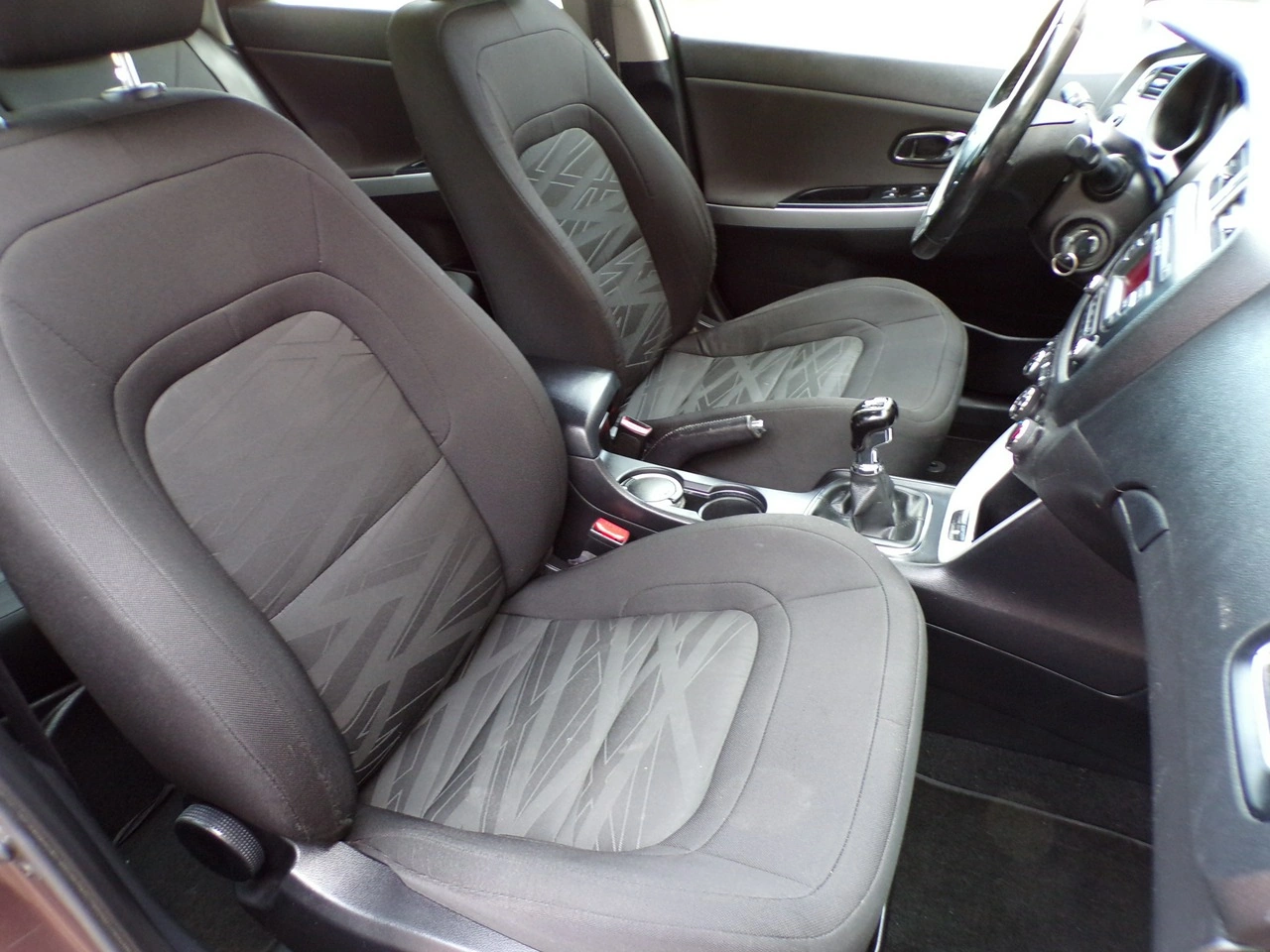 Kia Ceed - Zdjęcie 25