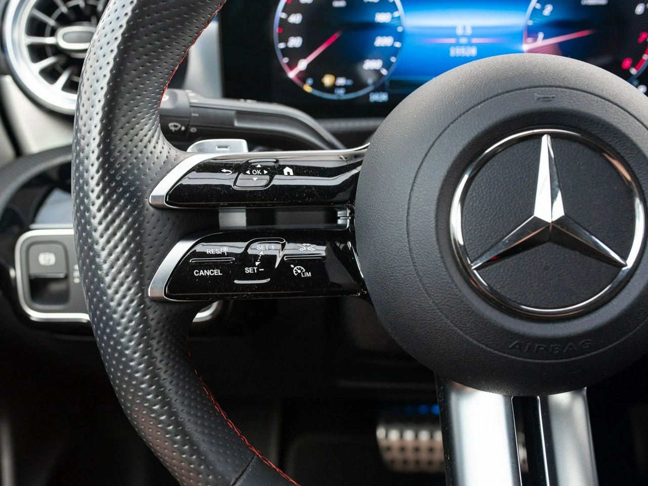 Mercedes CLA 200 - Zdjęcie 12