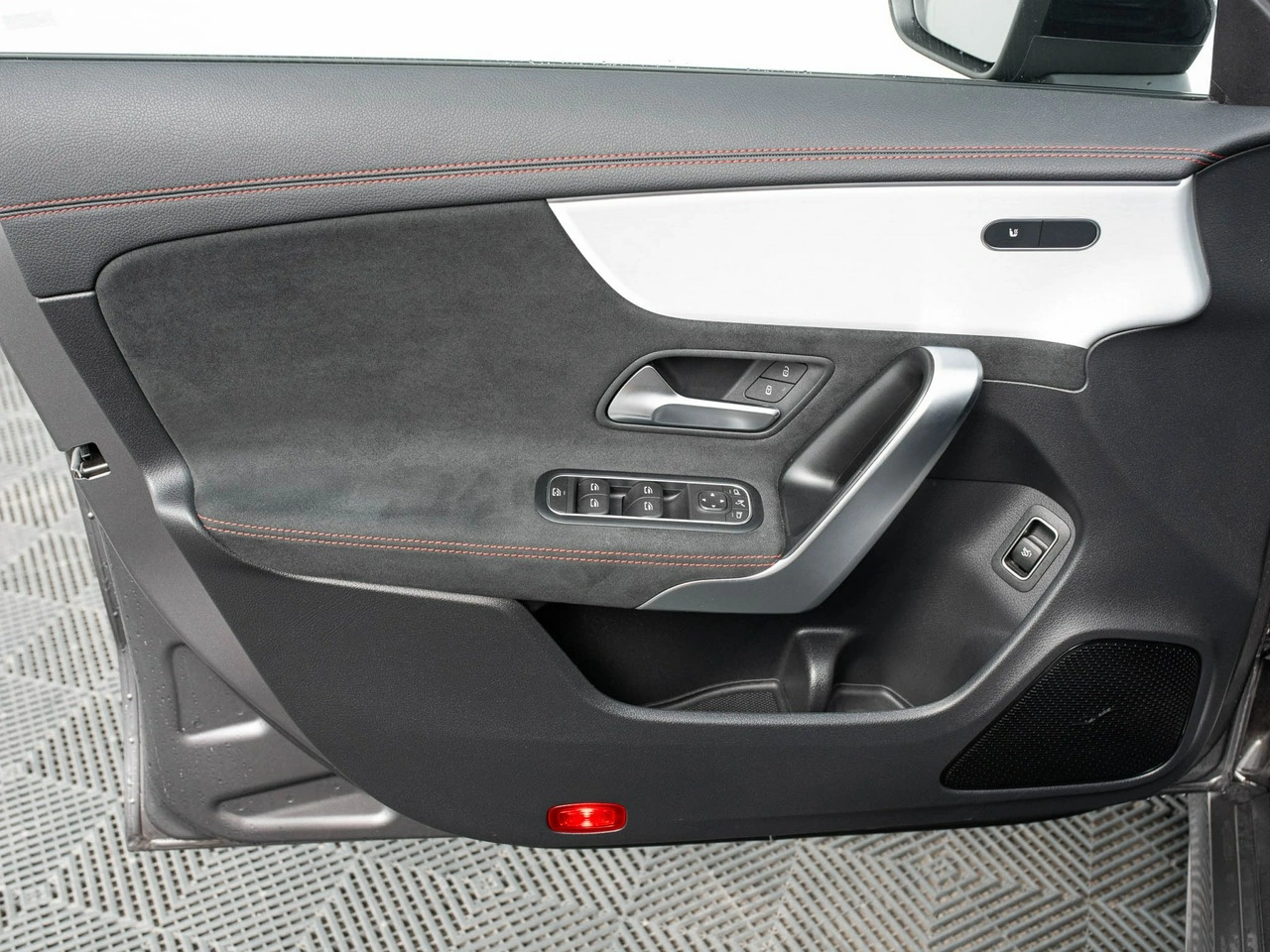 Mercedes CLA 200 - Zdjęcie 8