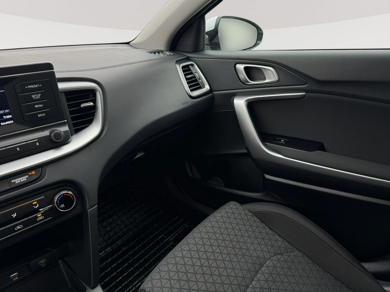 Kia Ceed - Zdjęcie 17