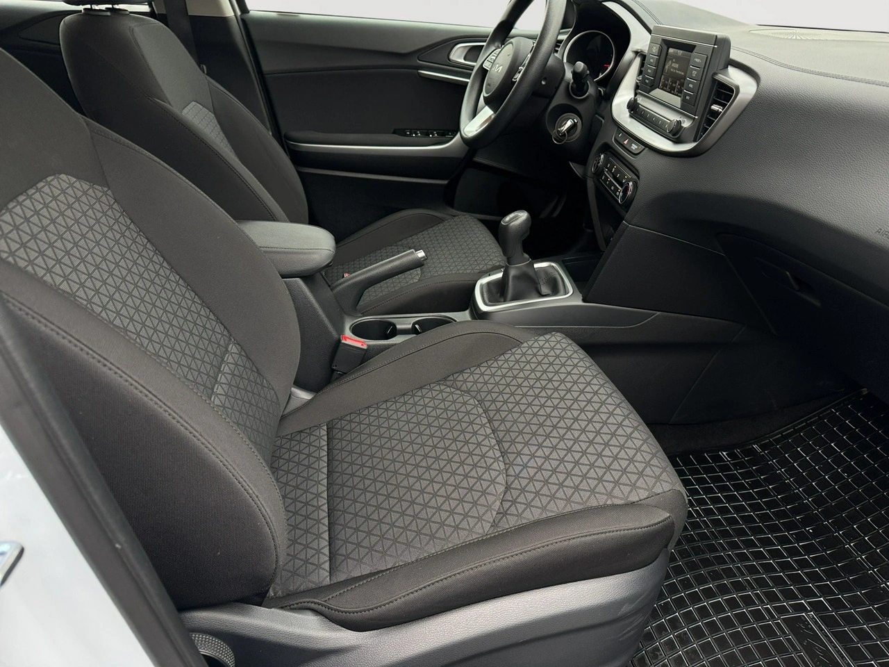 Kia Ceed - Zdjęcie 21