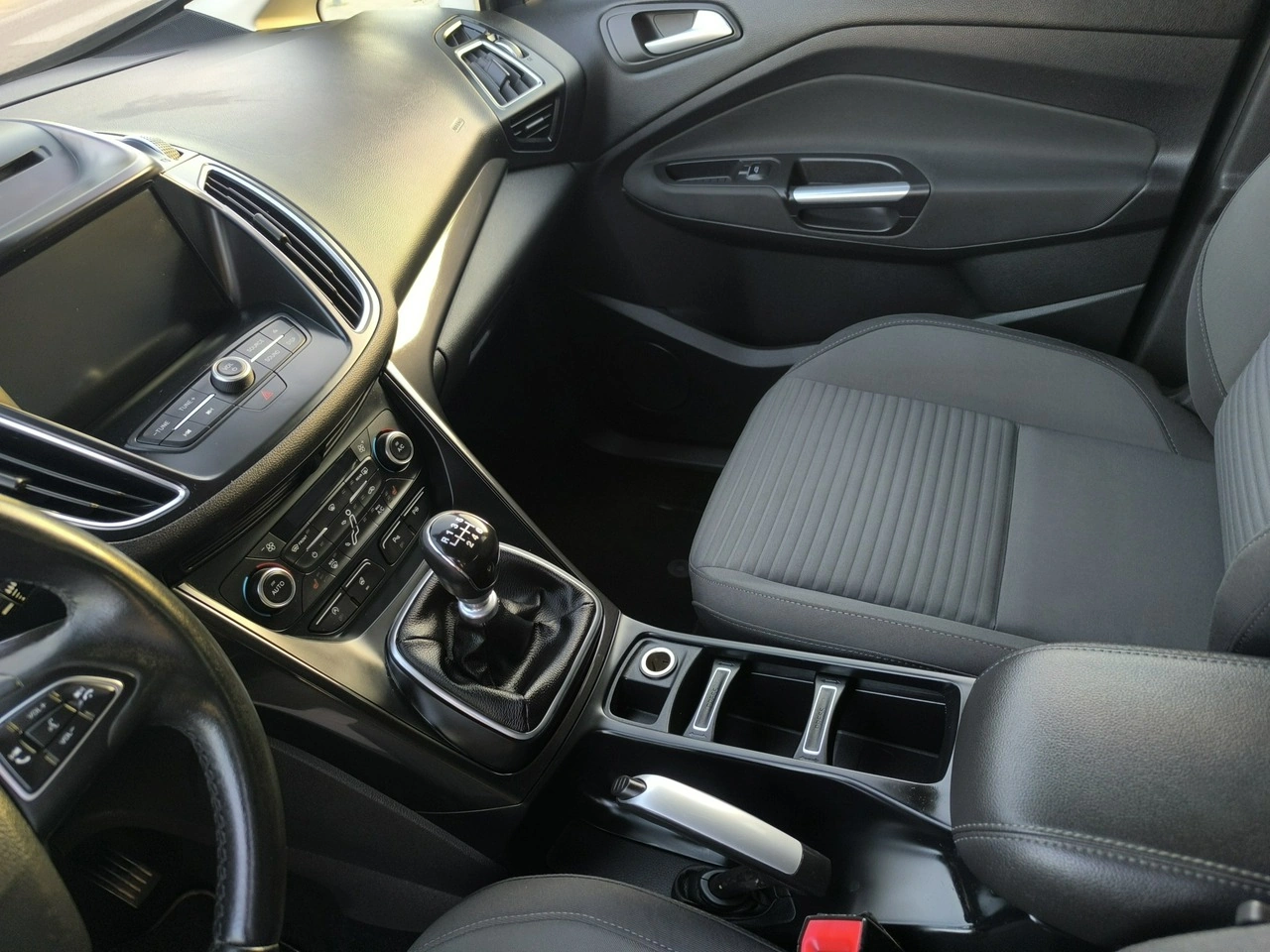 Ford Grand C-MAX - Zdjęcie 18