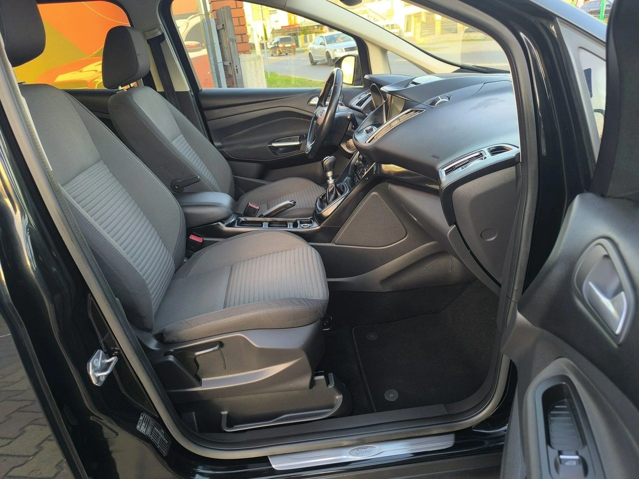 Ford Grand C-MAX - Zdjęcie 23