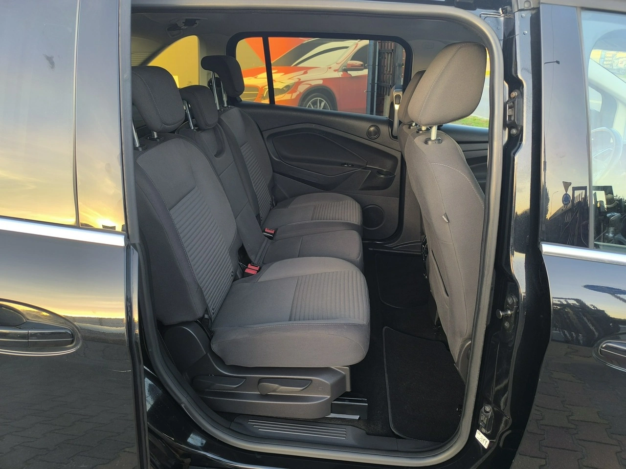 Ford Grand C-MAX - Zdjęcie 28