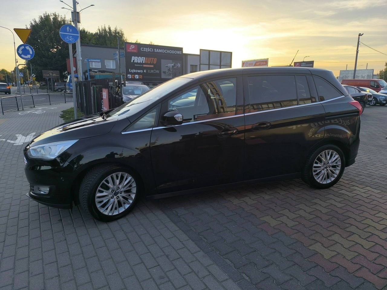 Ford Grand C-MAX - Zdjęcie 8