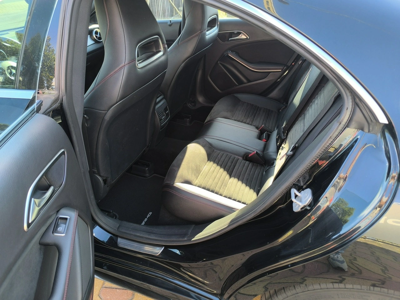 Mercedes CLA 220 - Zdjęcie 15