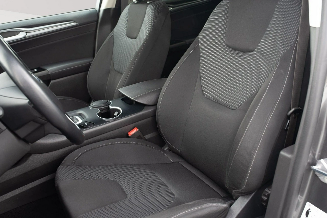 Ford Mondeo - Zdjęcie 9