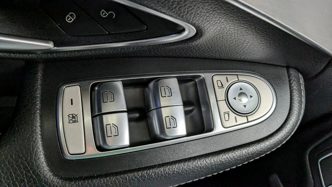 Mercedes C 200 - Zdjęcie 36