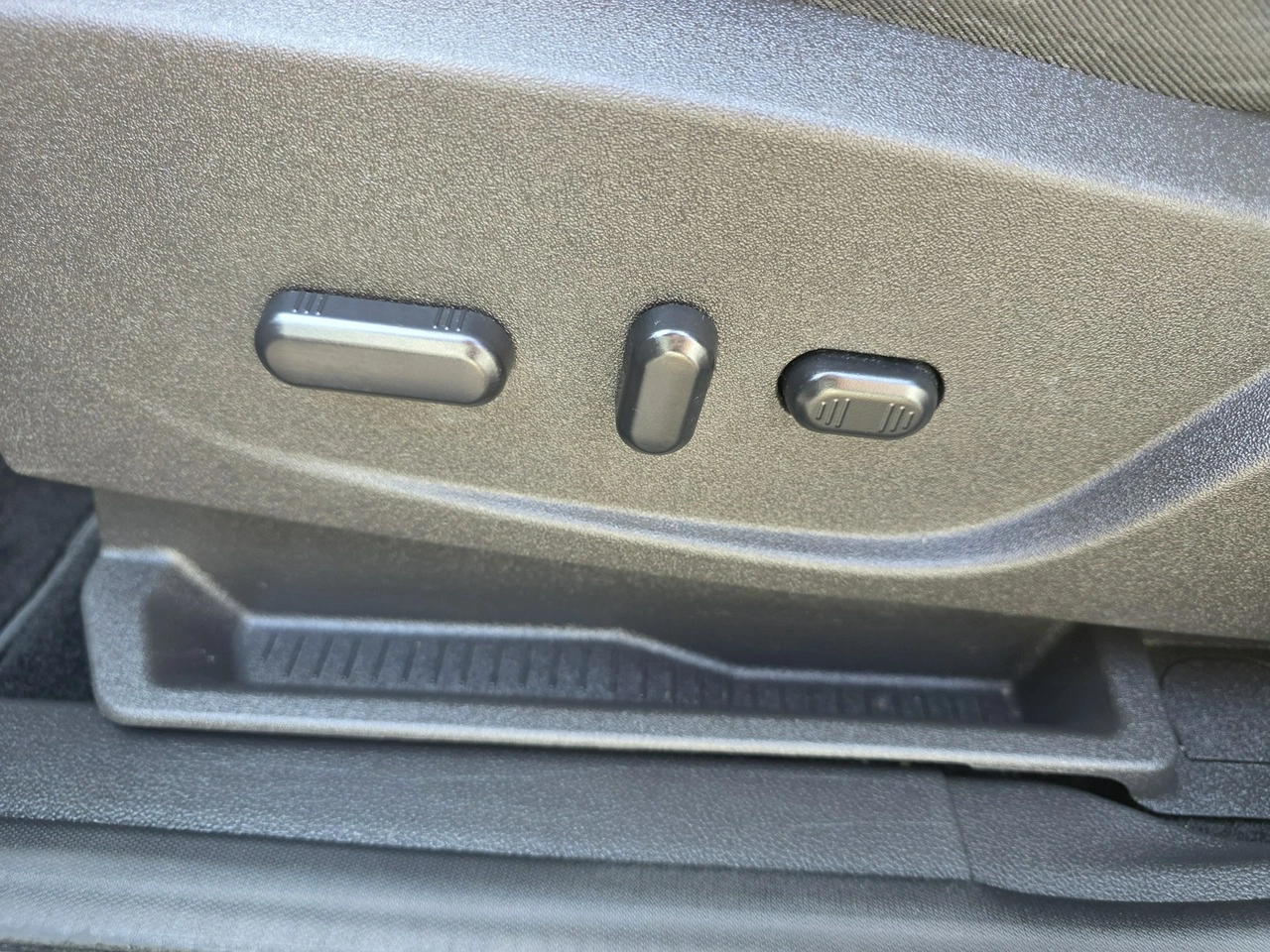 Ford Kuga - Zdjęcie 23
