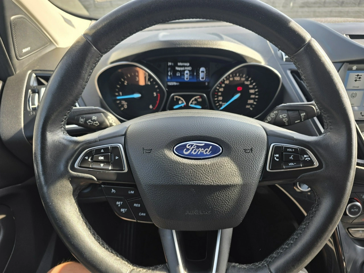 Ford Kuga - Zdjęcie 26