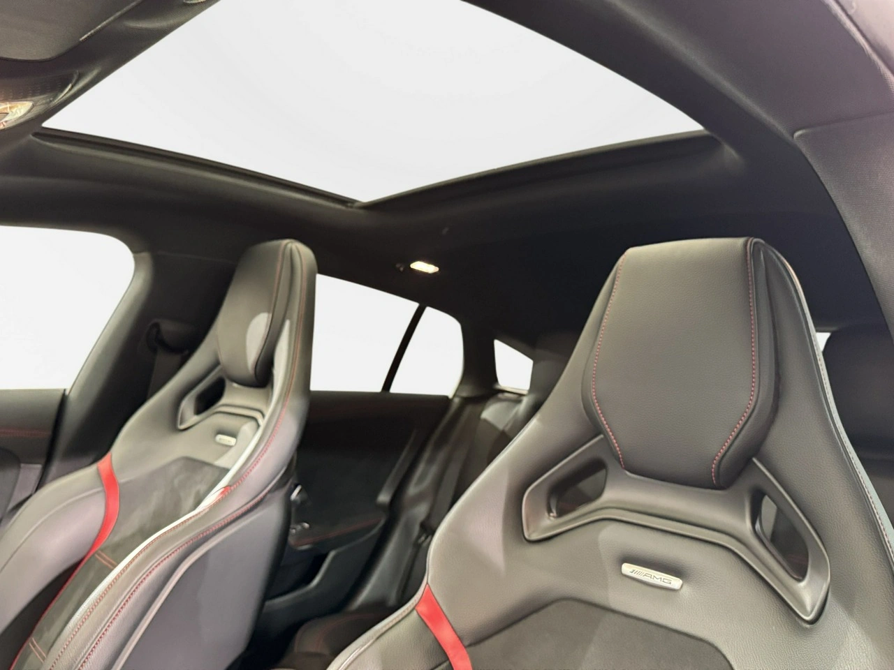 Mercedes CLA 45 AMG - Zdjęcie 14