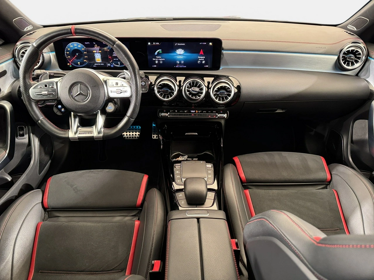 Mercedes CLA 45 AMG - Zdjęcie 18