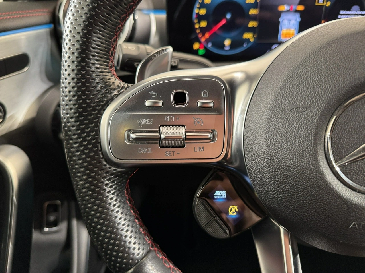 Mercedes CLA 45 AMG - Zdjęcie 20