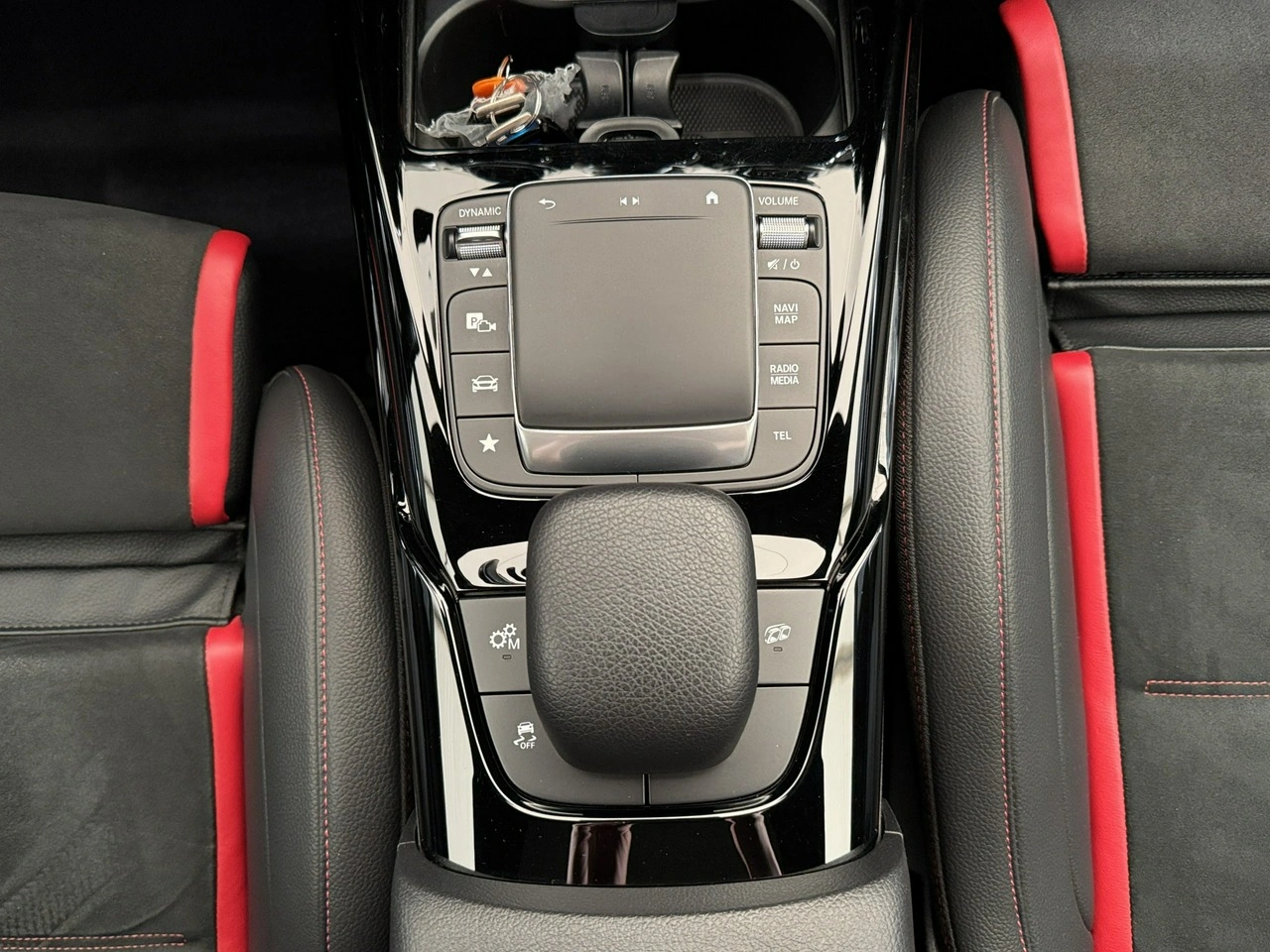 Mercedes CLA 45 AMG - Zdjęcie 28