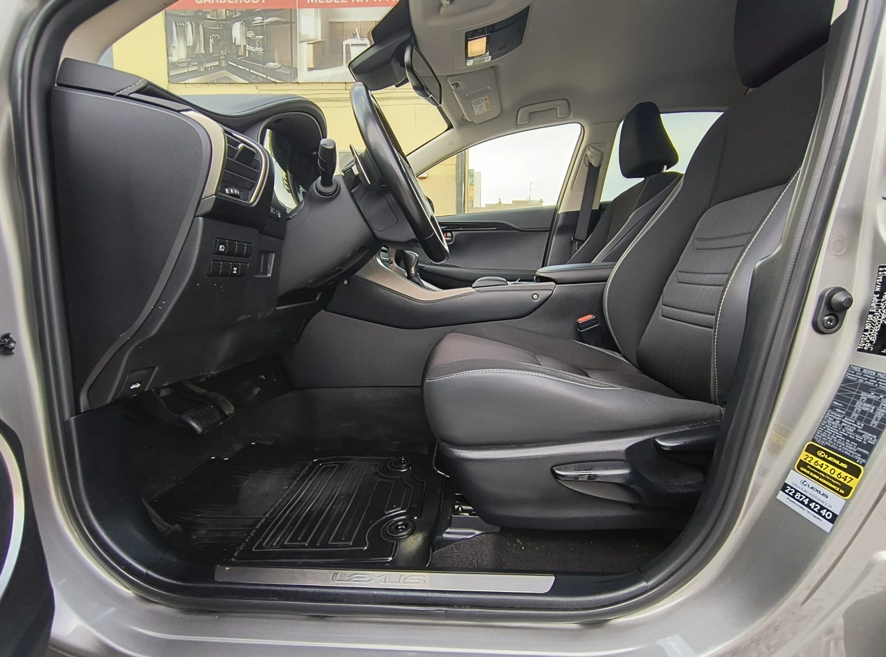Lexus NX - Zdjęcie 9