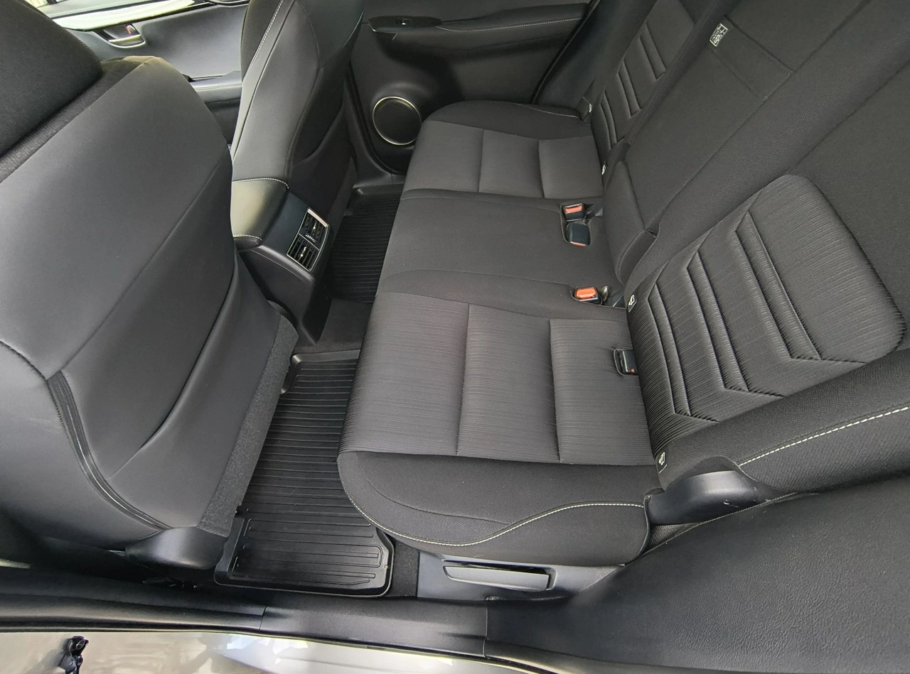 Lexus NX - Zdjęcie 14