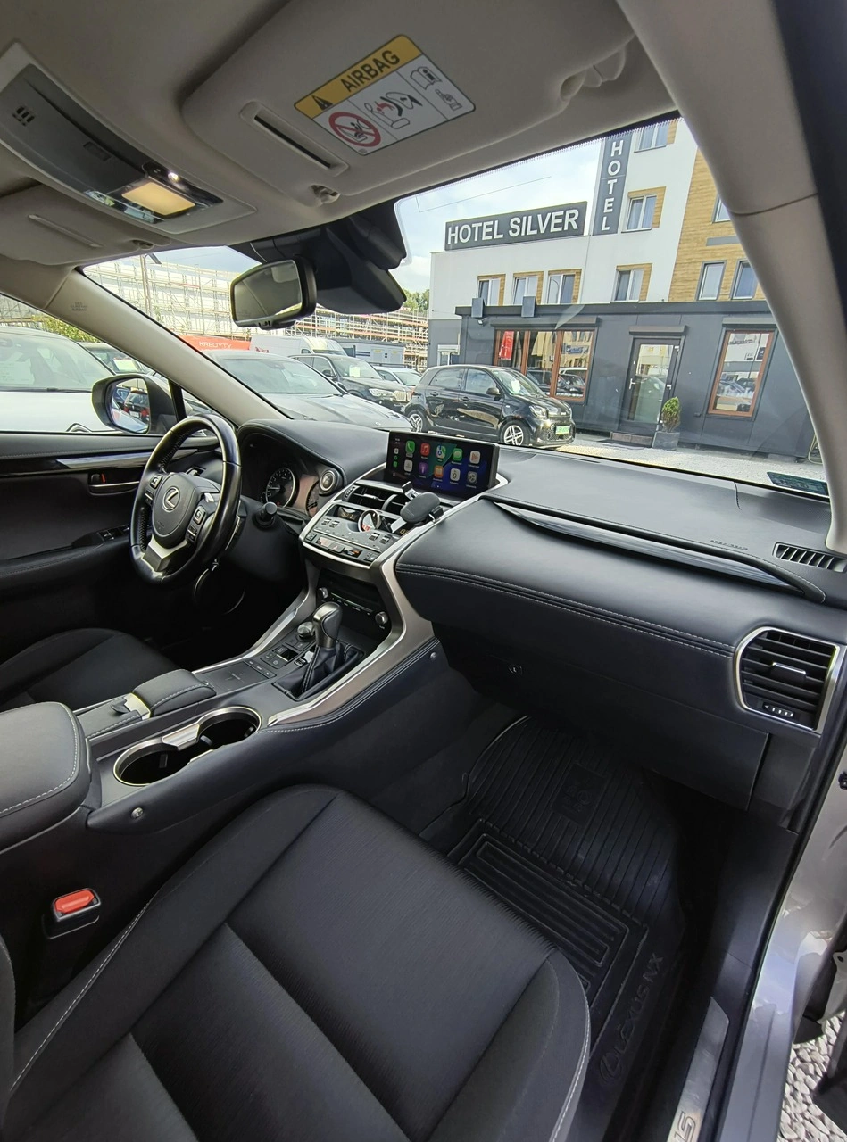 Lexus NX - Zdjęcie 15