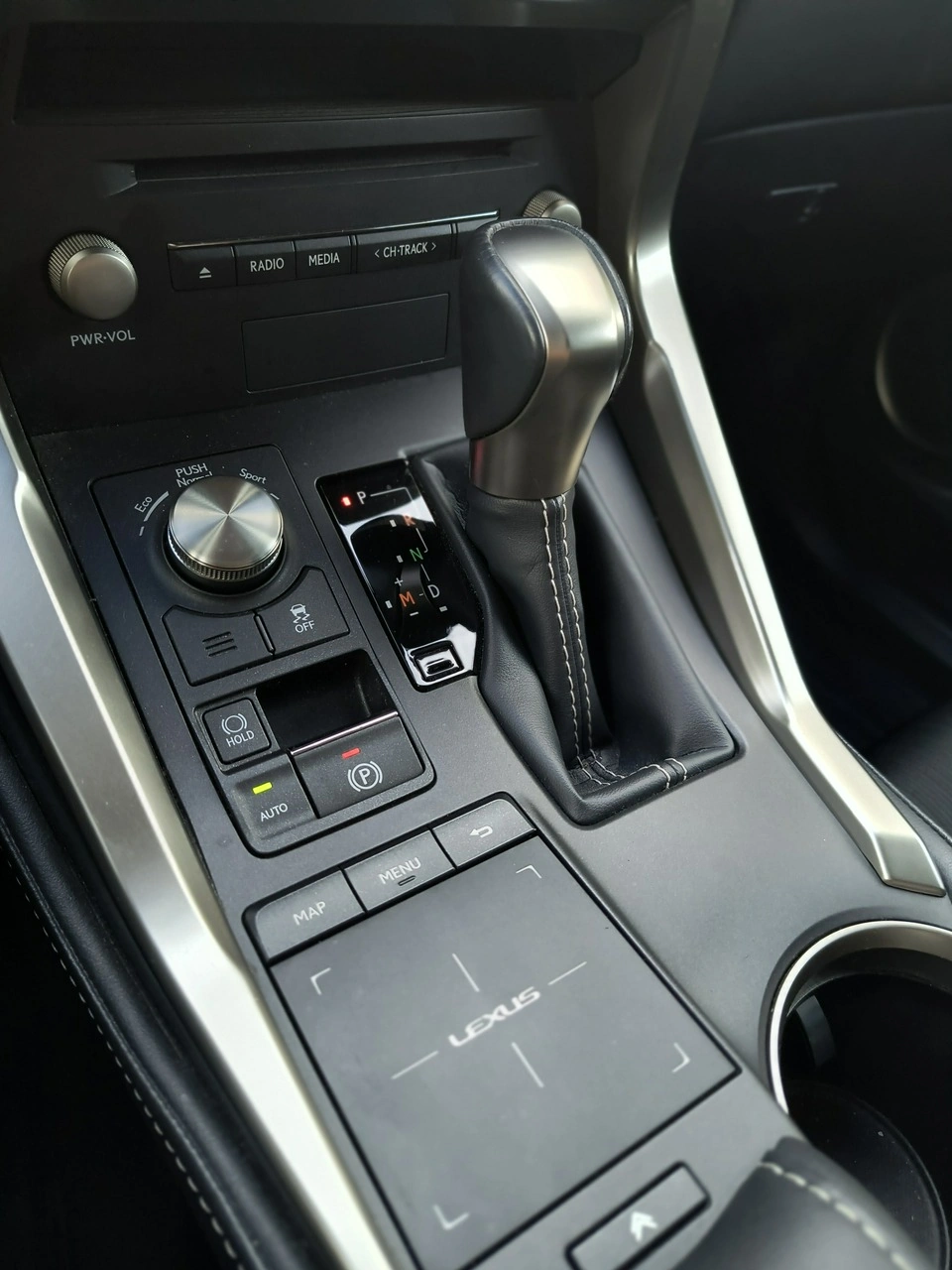Lexus NX - Zdjęcie 22