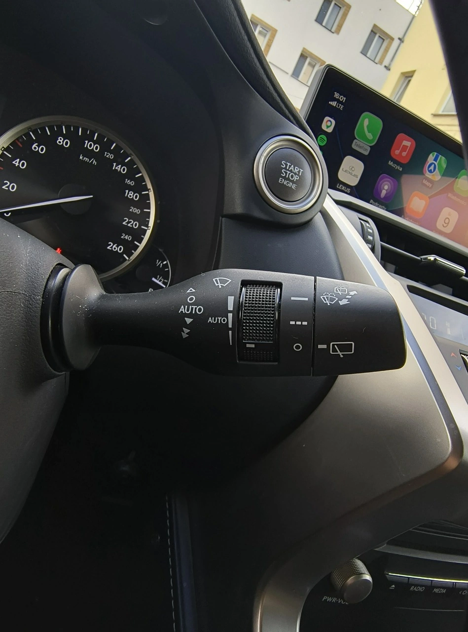 Lexus NX - Zdjęcie 25