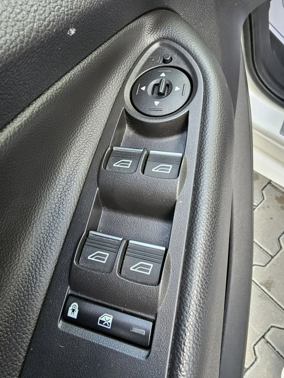 Ford Kuga - Zdjęcie 10