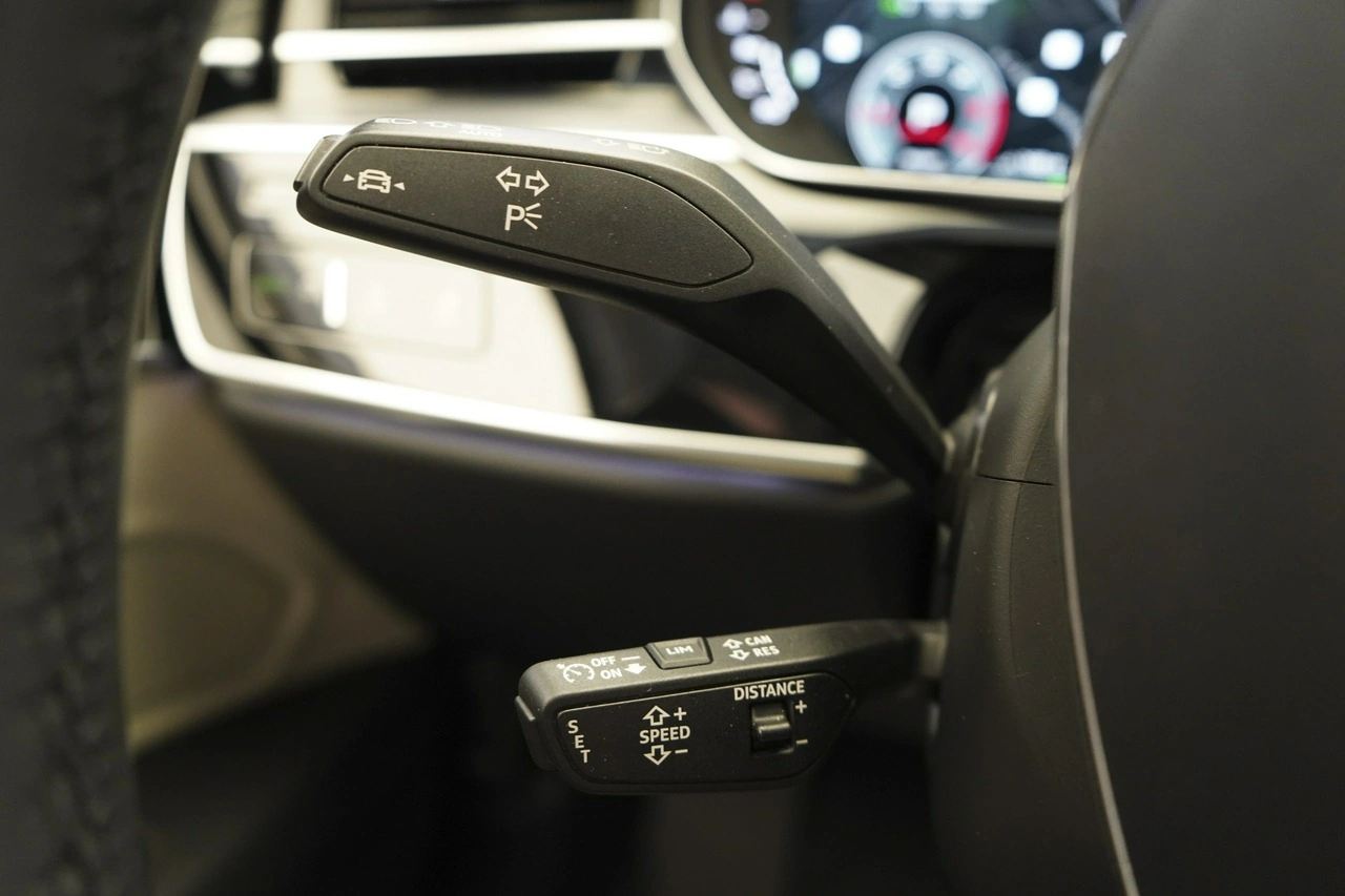 Audi A8 - Zdjęcie 17