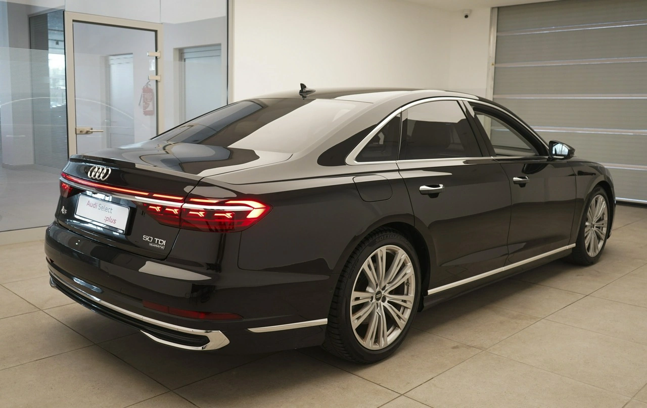Audi A8 - Zdjęcie 1