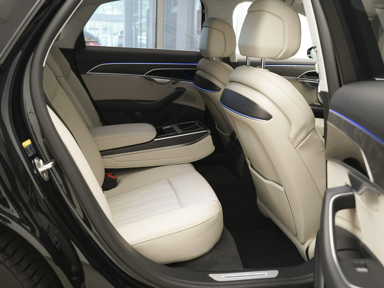 Audi A8 - Zdjęcie 23