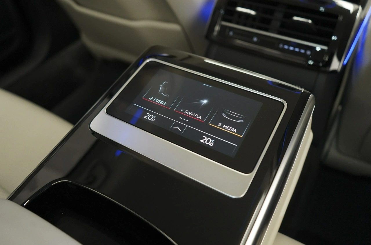 Audi A8 - Zdjęcie 24