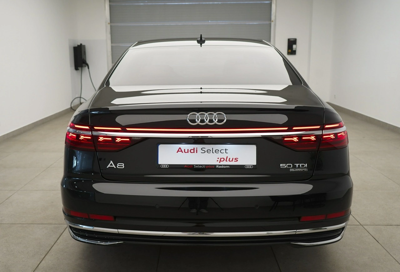 Audi A8 - Zdjęcie 2