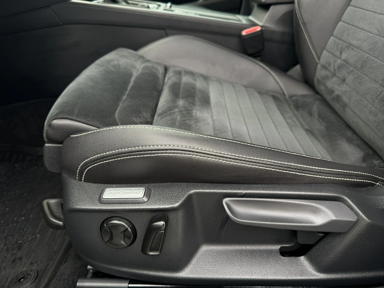 Volkswagen Passat - Zdjęcie 11